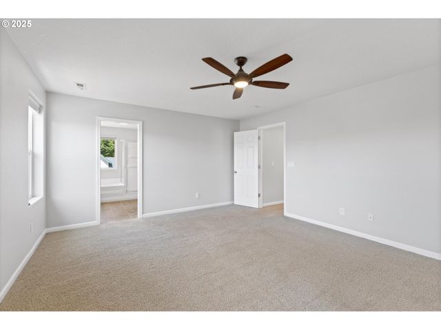 12800 JOYS Dr, Oregon City, OR 97045