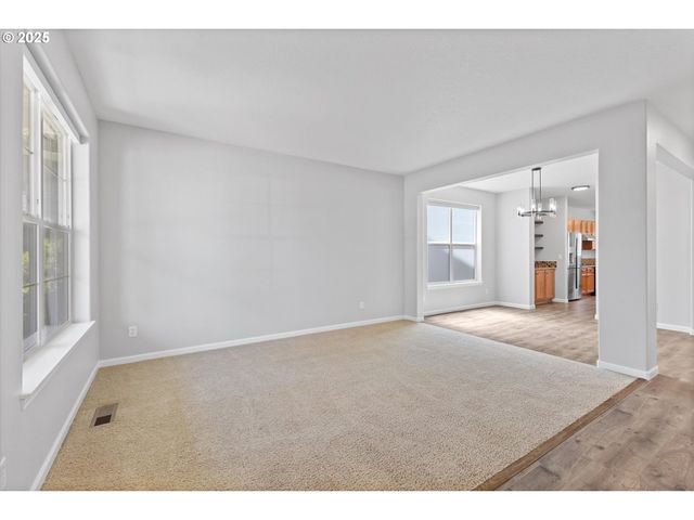 12800 JOYS Dr, Oregon City, OR 97045