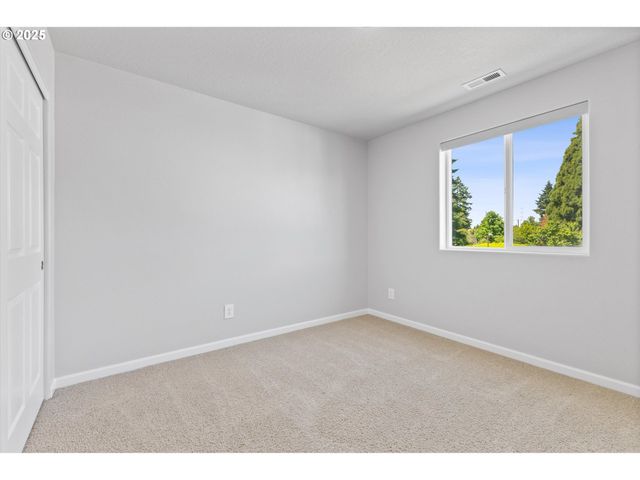 12800 JOYS Dr, Oregon City, OR 97045