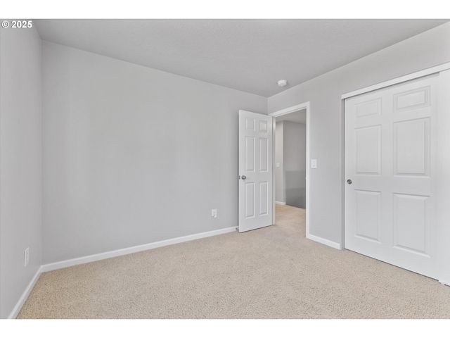 12800 JOYS Dr, Oregon City, OR 97045