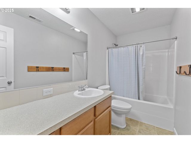 12800 JOYS Dr, Oregon City, OR 97045