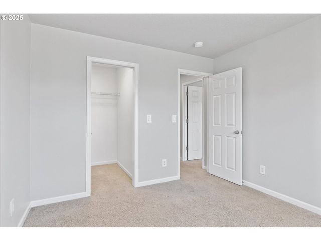 12800 JOYS Dr, Oregon City, OR 97045