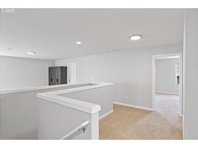 12800 JOYS Dr, Oregon City, OR 97045