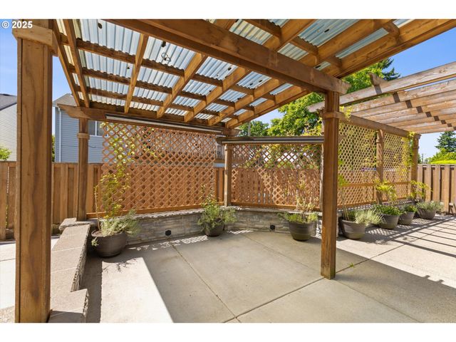 12800 JOYS Dr, Oregon City, OR 97045