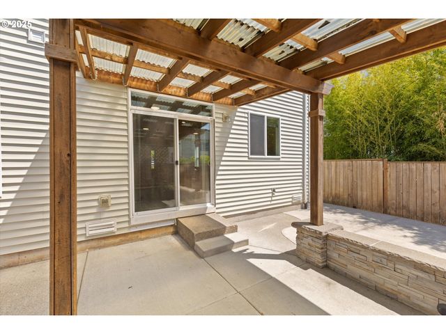 12800 JOYS Dr, Oregon City, OR 97045