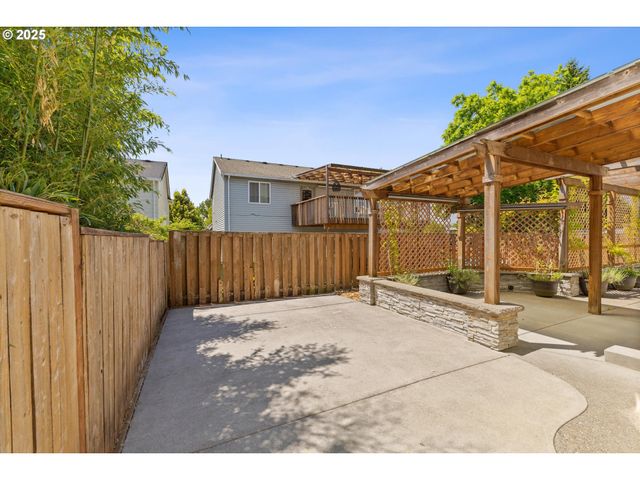 12800 JOYS Dr, Oregon City, OR 97045