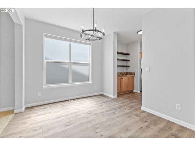 12800 JOYS Dr, Oregon City, OR 97045