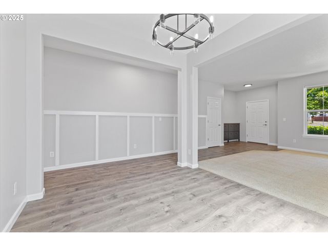 12800 JOYS Dr, Oregon City, OR 97045