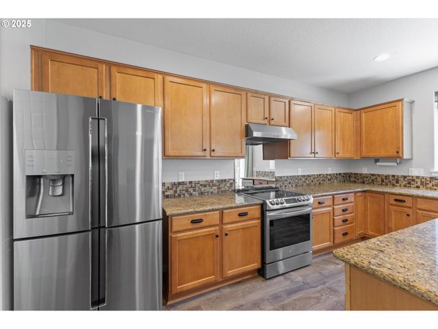 12800 JOYS Dr, Oregon City, OR 97045