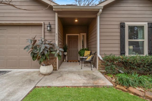 517 Chickasaw Drive, Montgomery, TX 77316