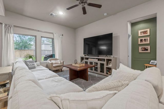 517 Chickasaw Drive, Montgomery, TX 77316