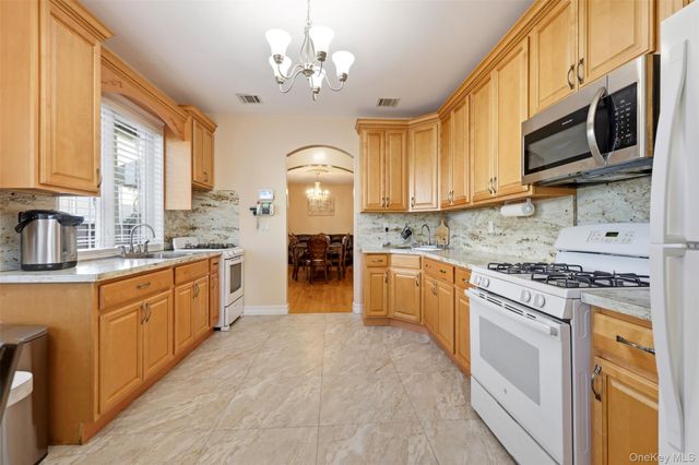 23 Calvert Drive 111, Monsey, NY 10952