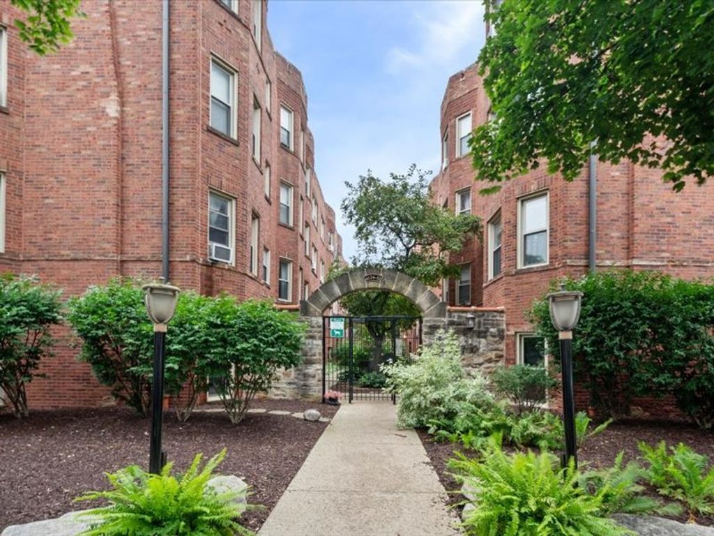 4128.5 N Kedvale Avenue 306, Chicago, IL 60641 — exterior