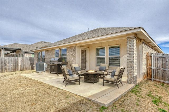 365 Pleasant View, Harrah, OK 73045