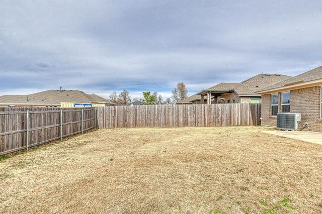 365 Pleasant View, Harrah, OK 73045