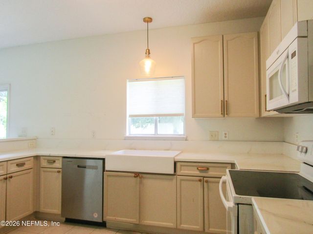 2349 CHEROKEE COVE Trail, Jacksonville, FL 32221