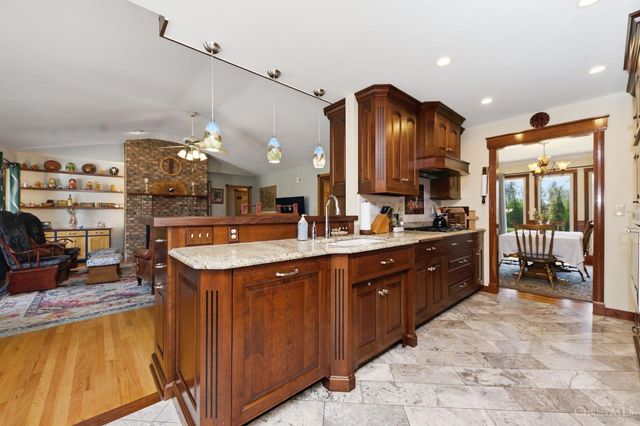 526 W Osborne Street, Bethel, OH 45106