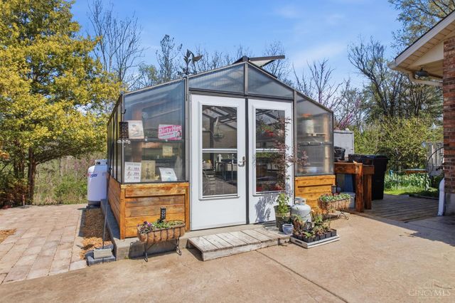 526 W Osborne Street, Bethel, OH 45106