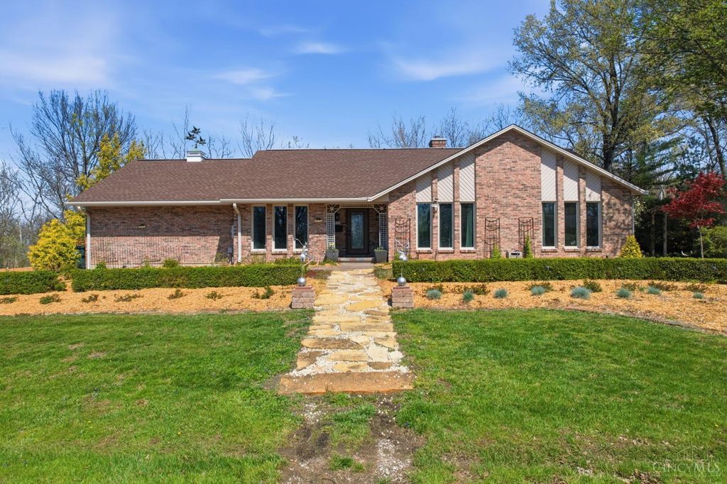 526 W Osborne Street, Bethel, OH 45106