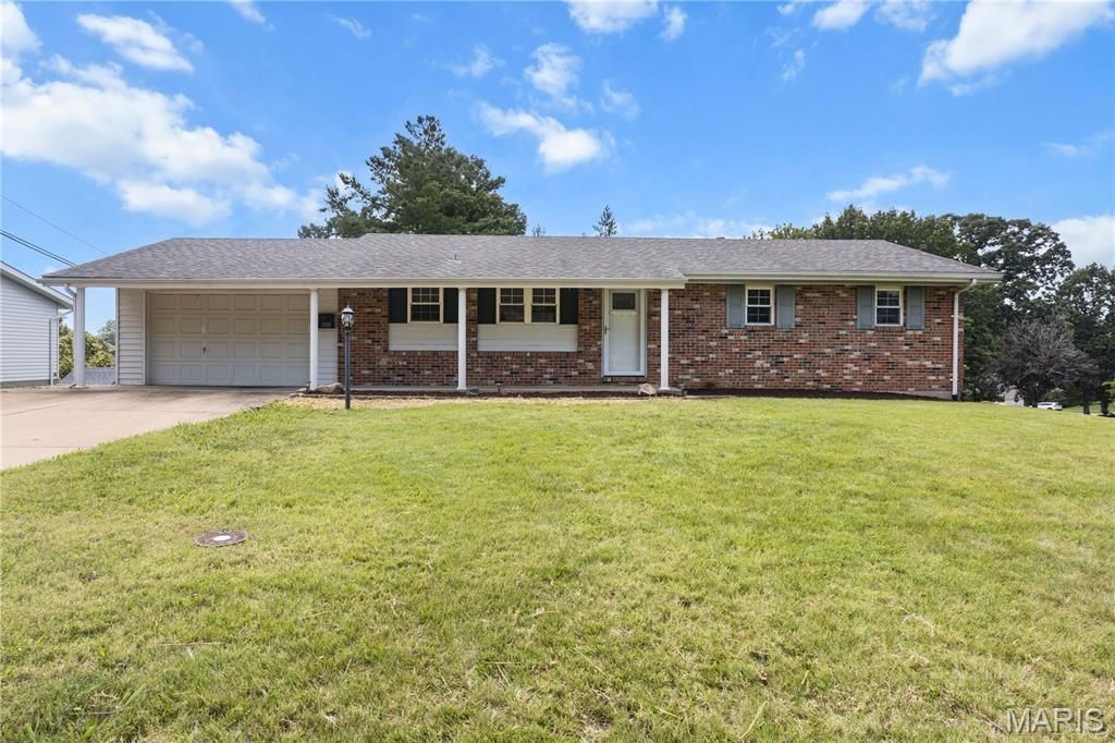 1316 Thomas Drive, Festus, MO 63028