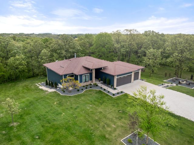 2939 Peru Road, Truro, IA 50257