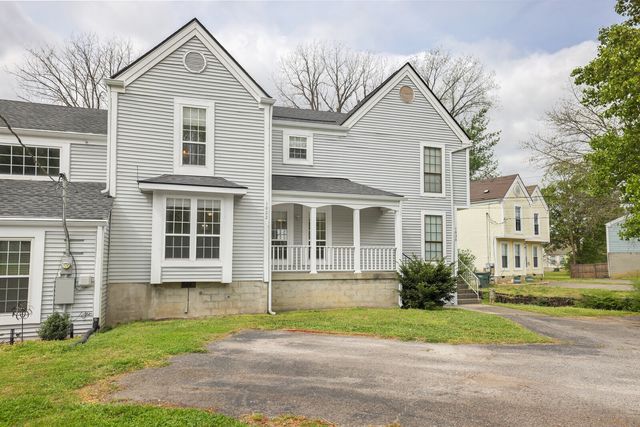 1022 Rachels Square Dr, Hermitage, TN 37076