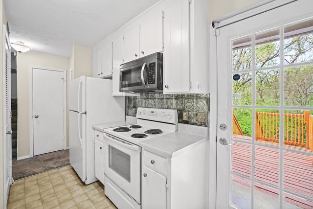 1022 Rachels Square Dr, Hermitage, TN 37076