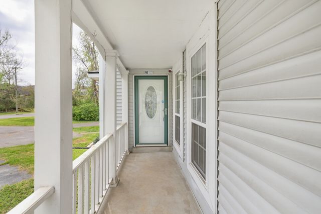 1022 Rachels Square Dr, Hermitage, TN 37076