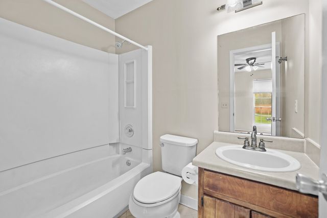 1022 Rachels Square Dr, Hermitage, TN 37076