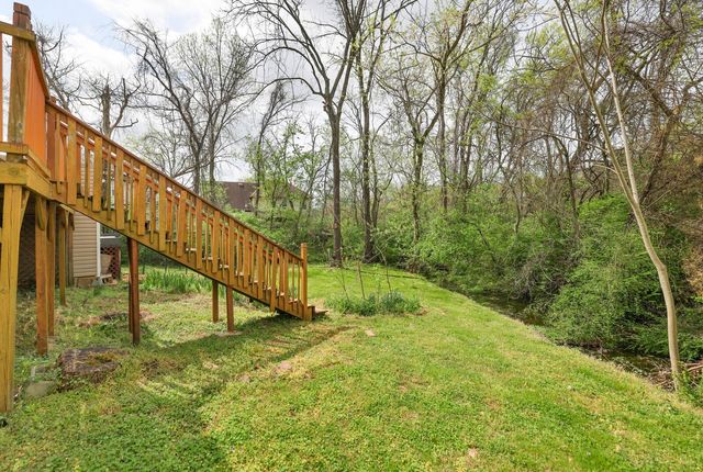 1022 Rachels Square Dr, Hermitage, TN 37076