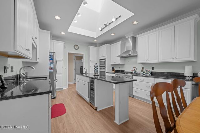 202 Geneva Court, New Bern, NC 28562