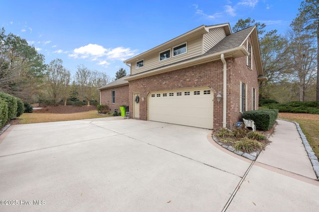 202 Geneva Court, New Bern, NC 28562