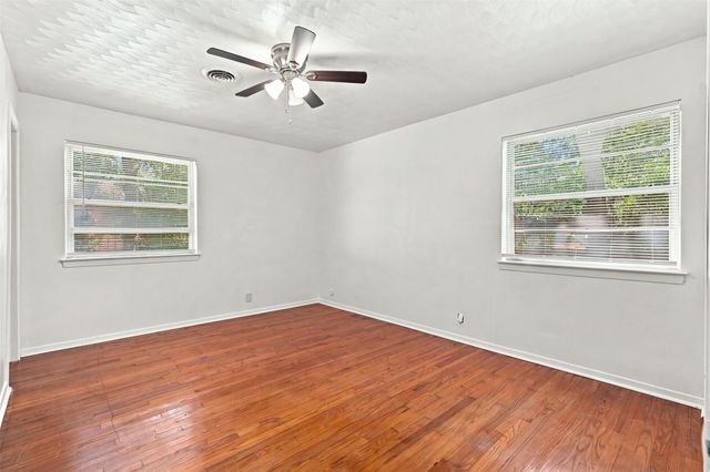 2110 Navajo Street, Denton, TX 76209