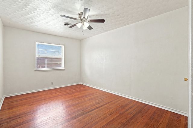 2110 Navajo Street, Denton, TX 76209