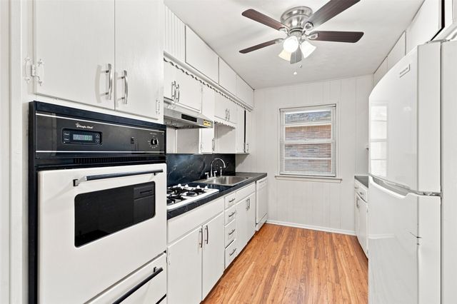 2110 Navajo Street, Denton, TX 76209