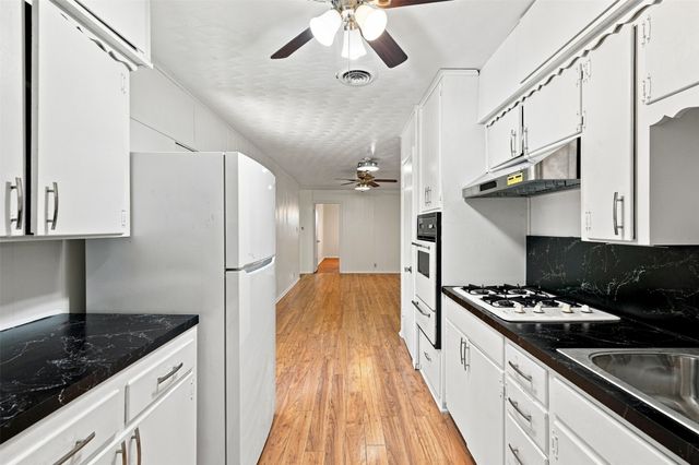 2110 Navajo Street, Denton, TX 76209