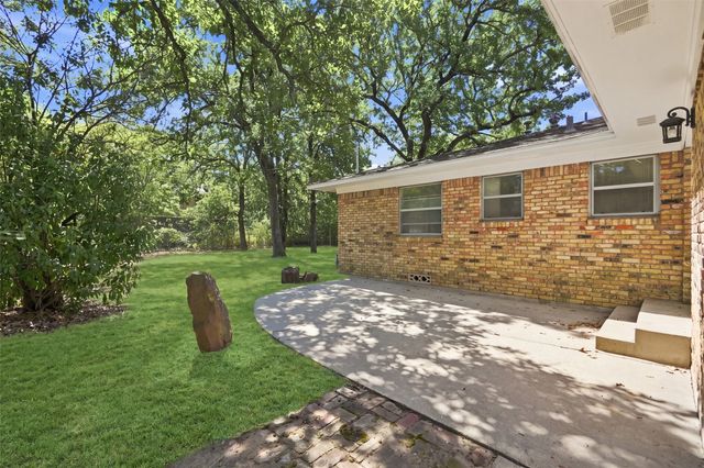 2110 Navajo Street, Denton, TX 76209