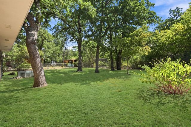 2110 Navajo Street, Denton, TX 76209