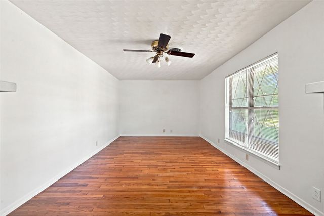 2110 Navajo Street, Denton, TX 76209