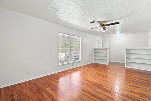 2110 Navajo Street, Denton, TX 76209