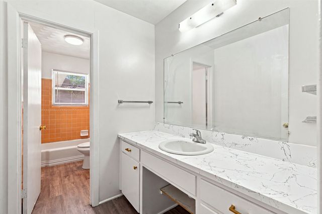 2110 Navajo Street, Denton, TX 76209