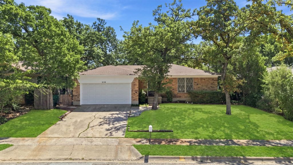 2110 Navajo Street, Denton, TX 76209