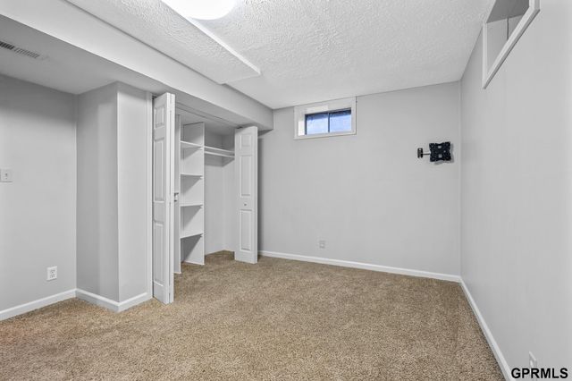 2827 Jane Lane, Lincoln, NE 68516