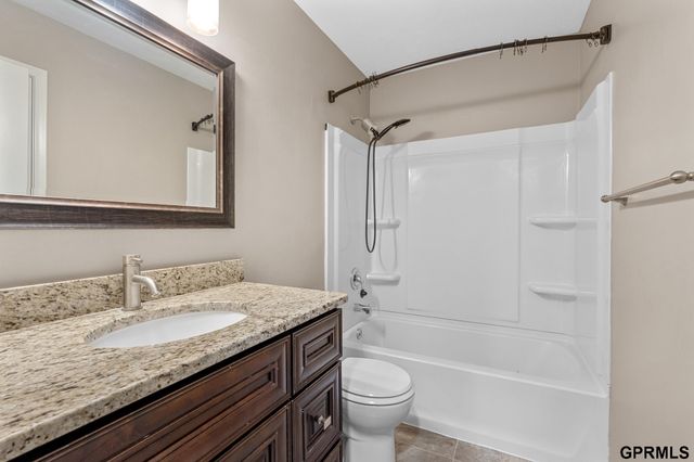2827 Jane Lane, Lincoln, NE 68516