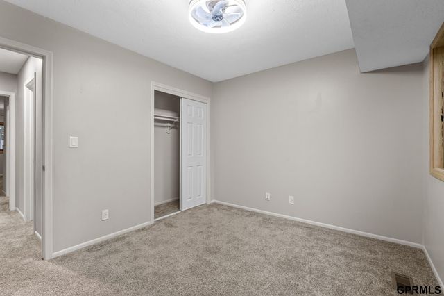 2827 Jane Lane, Lincoln, NE 68516