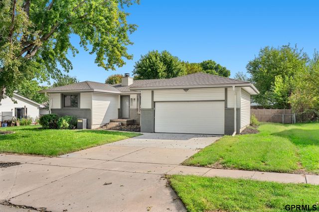 2827 Jane Lane, Lincoln, NE 68516