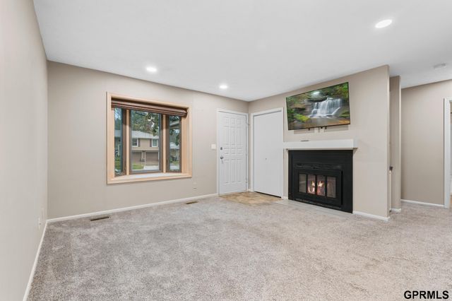 2827 Jane Lane, Lincoln, NE 68516