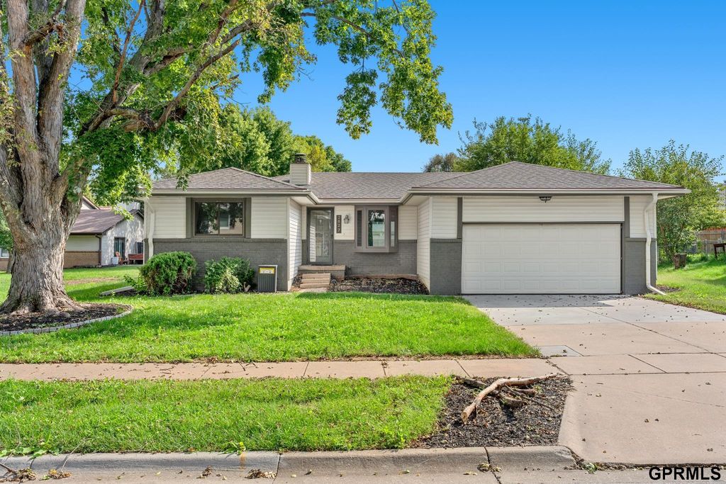 2827 Jane Lane, Lincoln, NE 68516