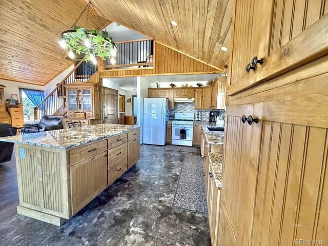 1739 21st Trl, Cotopaxi, CO 81223