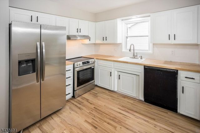 636 Bensel Dr, Mount Arlington Boro, NJ 07850